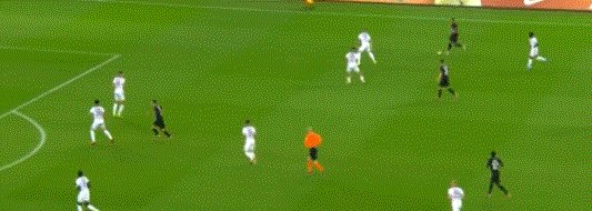 1632599824386088374.gif 897.gif